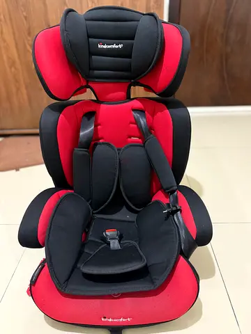 Kindcomfort red  black convertible child car seat - good condition