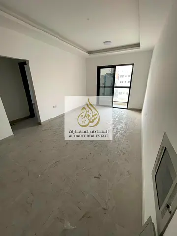 🏡 **شقة غرفة وصالة للإيجار السنوي – أول ساكن** 🏡  فرصة مميزة للسكن في شقة جديدة بالكامل بتشطيبات راقية وموقع حيوي في منطقة الجرف 3.  ✨ **مواصفات الش