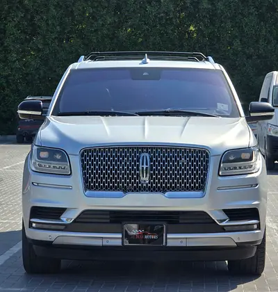 صورة 2 لـ 2018 Lincoln NAVIGATOR