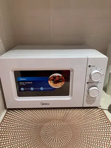 Midea 20L Solo Microwave Oven
