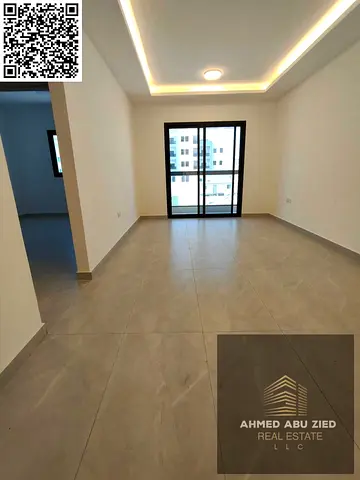 افخم وارقي غرفه وصاله أول ساكن الجرف ٣ قريب من السوق الصيني وطريق محمد بن زايد 2 حمام بلكونه اطلاله مفتوحه غرفه غسيل بنايه جديدة صيانه كامله علي المال