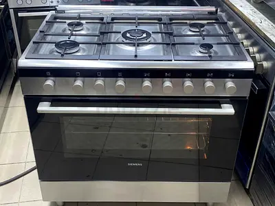 Siemens 5-Burner Gas Range with Large Oven - Good Condition