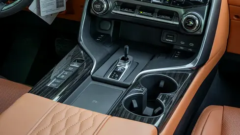 صورة 16 لـ 2026 Lexus LX-SERIES
