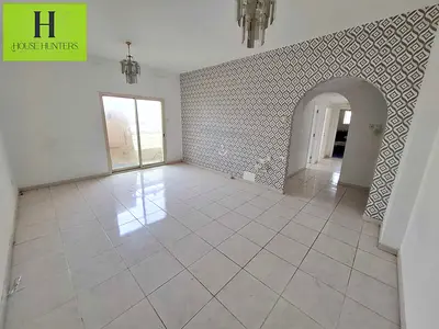 Good Quality 2 Bhk With Balcony 6 Cheque's