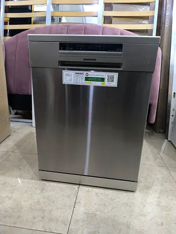 Daewoo Stainless Steel Free-Standing Dishwasher - Good Condition