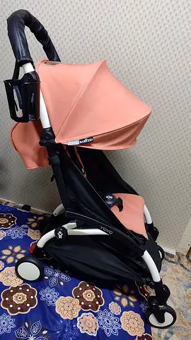Babyzen Yoyo 2 Stroller with leg rest and cup holder
