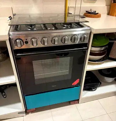 Midea gas oven and stove - good working condition