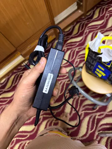 Laptop power adapter / charger - working condition