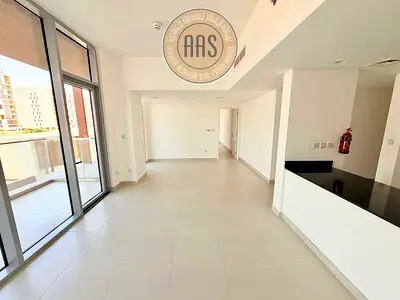SPACIOUS 1 BEDROOM APARTMENT WITH COVERED PARKING