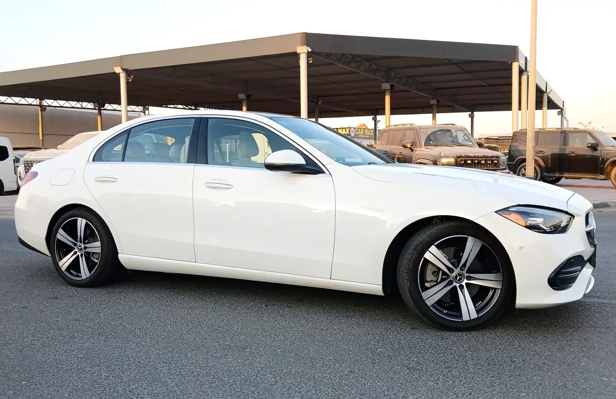 Mercedes-Benz C-Class 2025 — photo 1 of 16