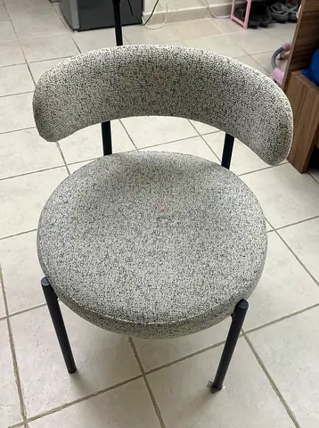 Modern round dining/desk chair with curved backrest - light grey