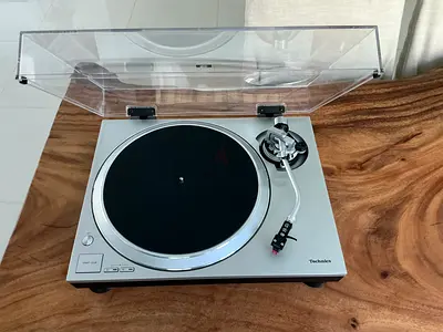 Technics SL-1500C Turntable in Excellent Condition