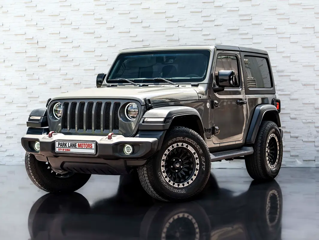 Jeep Wrangler 2021 — photo 1 of 17