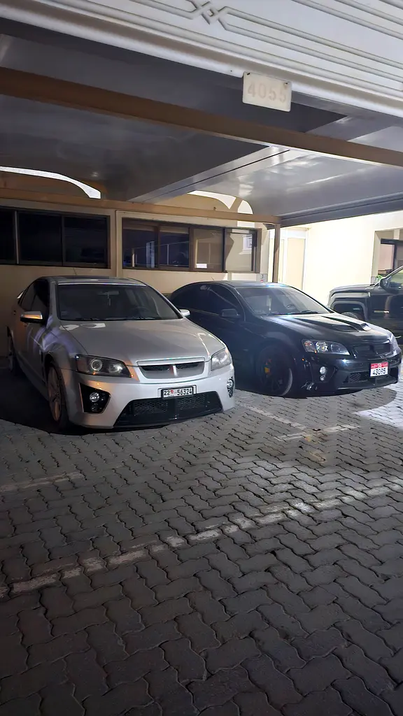 Holden Lumina 2009 — photo 1 of 13