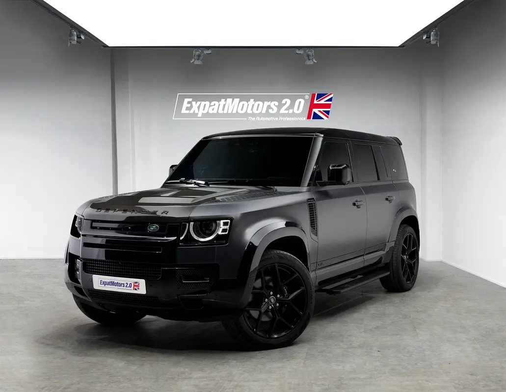 Land Rover Defender 2023 — photo 1 of 20