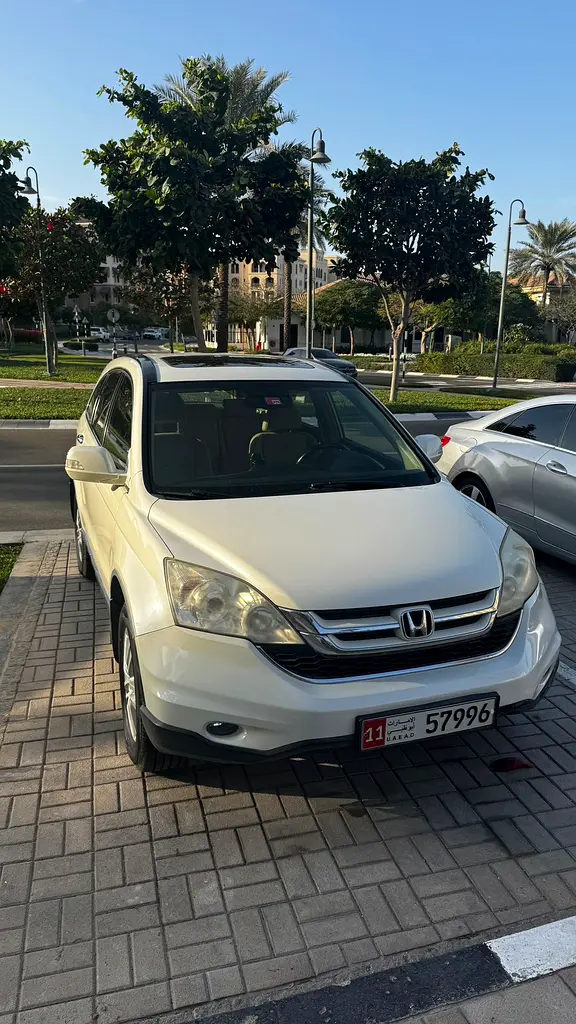 Honda CR-V 2011 — photo 1 of 2