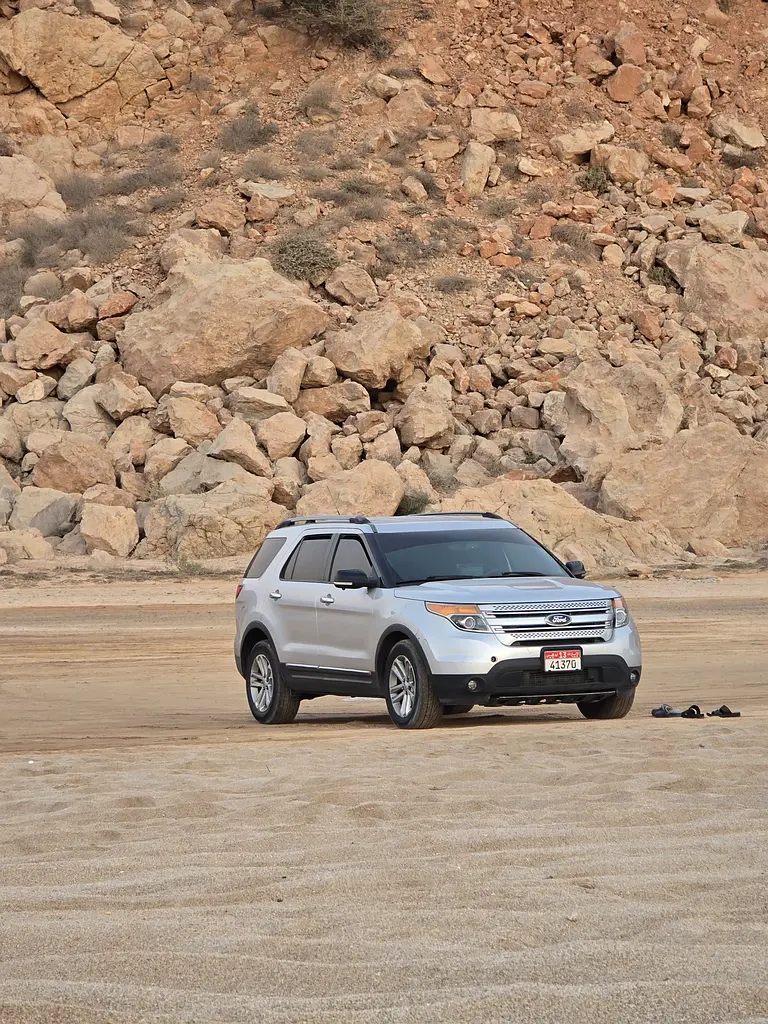 Ford Explorer 2013 — photo 1 of 8