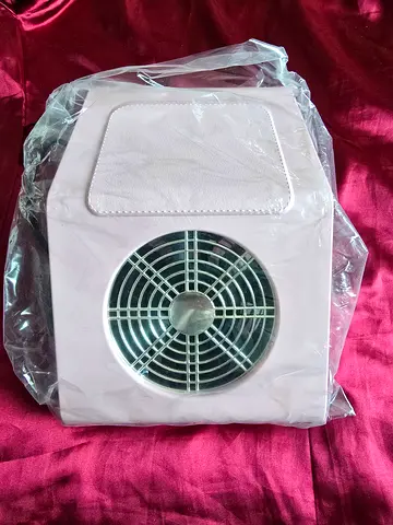 Nail dust collector