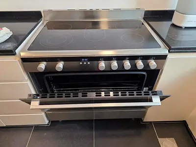 Siemens 5 Rings Electric Ceramic Cooking Range size 90x60cm