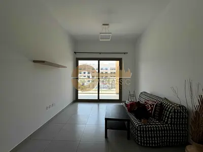 SPACIOUS UNIT | SLEEK LAYOUT | READY TO MOVE IN