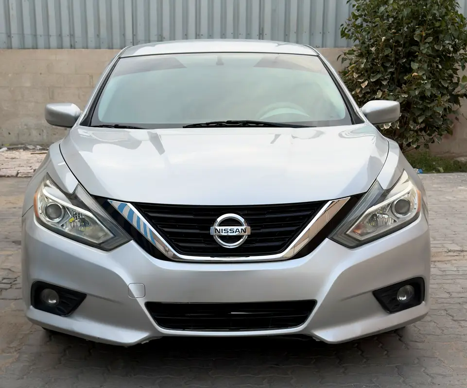Nissan Altima 2017 — photo 1 of 9