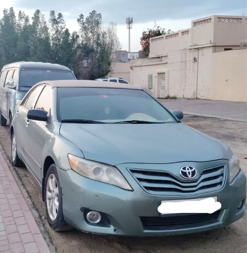 Toyota Camry 2011 — photo 1 of 4