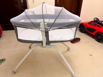 Light grey baby bassinet / cradle in good condition