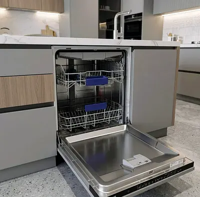 Siemens Built-In Fully Integrated 3-Rack Dishwasher – Premium German Engineering