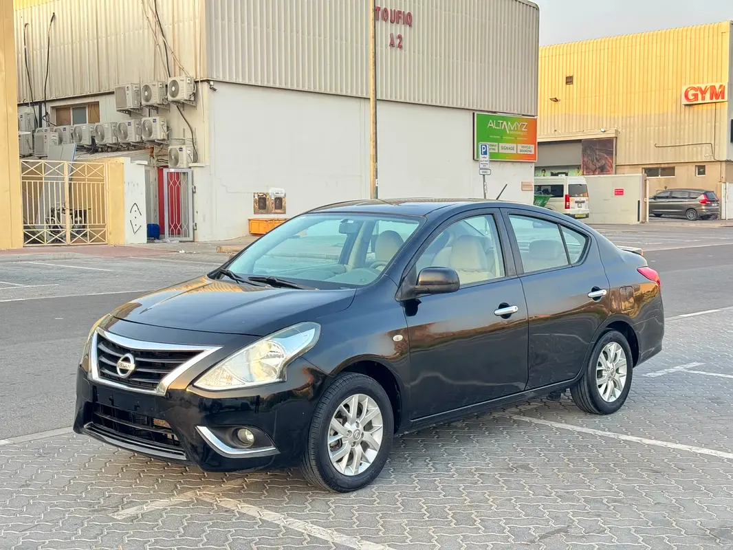 Nissan Sunny 2019 — photo 1 of 14