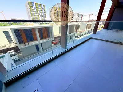 LARGE 1 BEDROOM APARTMENT WITH PREMIUM AMENITIES