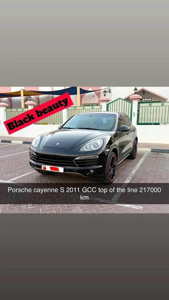 Porsche Cayenne 2011 — photo 1 of 9