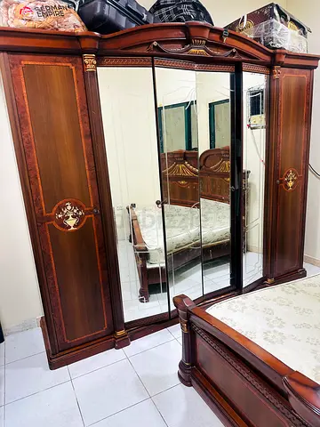 Full size Vintage Wooden Wardrobe with Mirrored Doors King size bed and Dressing Table - Solid Build