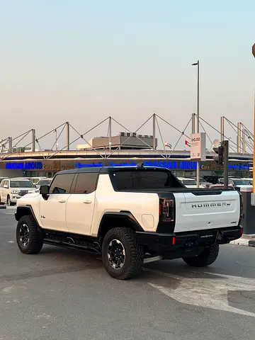 2022 GMC HUMMER — фото 5