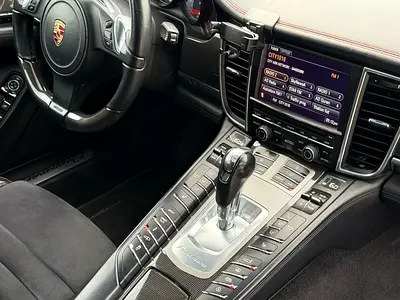 2013 Porsche PANAMERA — миниатюра 13