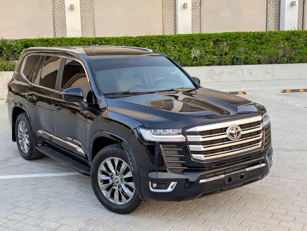 Toyota Land Cruiser 2019 — photo 1 of 20
