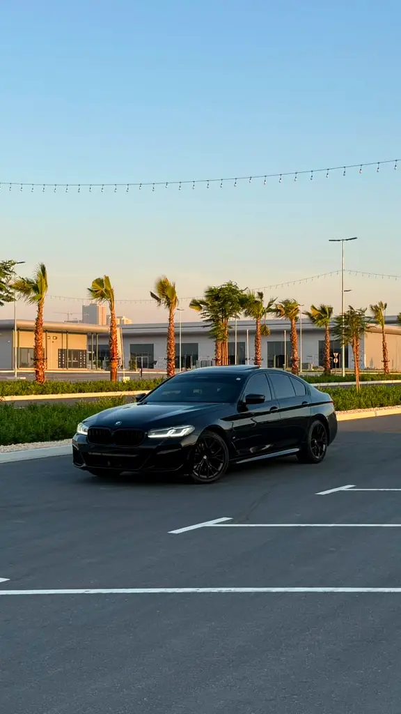 BMW 5-Series 2022 — photo 1 of 20