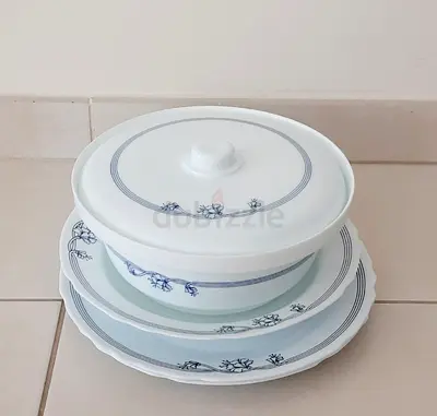 Large dinner service plates and bowls 4 pieces