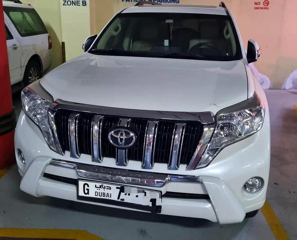 Toyota Prado 2015 — photo 1 of 8