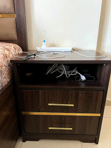 2 bedside tables