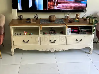 Center table +Tv table