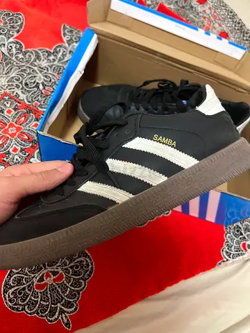 Adidas samba black color