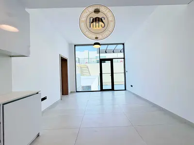 Huge terrace | Like a New | High Floor | 4chqs |