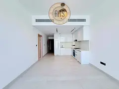 Huge terrace | Like a New | High Floor | 4chqs |