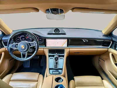 صورة 9 لـ 2017 Porsche PANAMERA