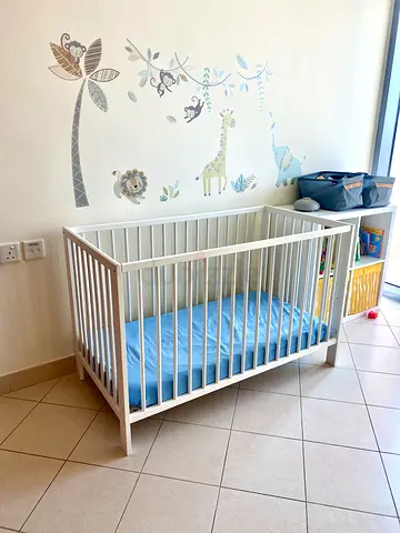 IKEA Crib - great condition