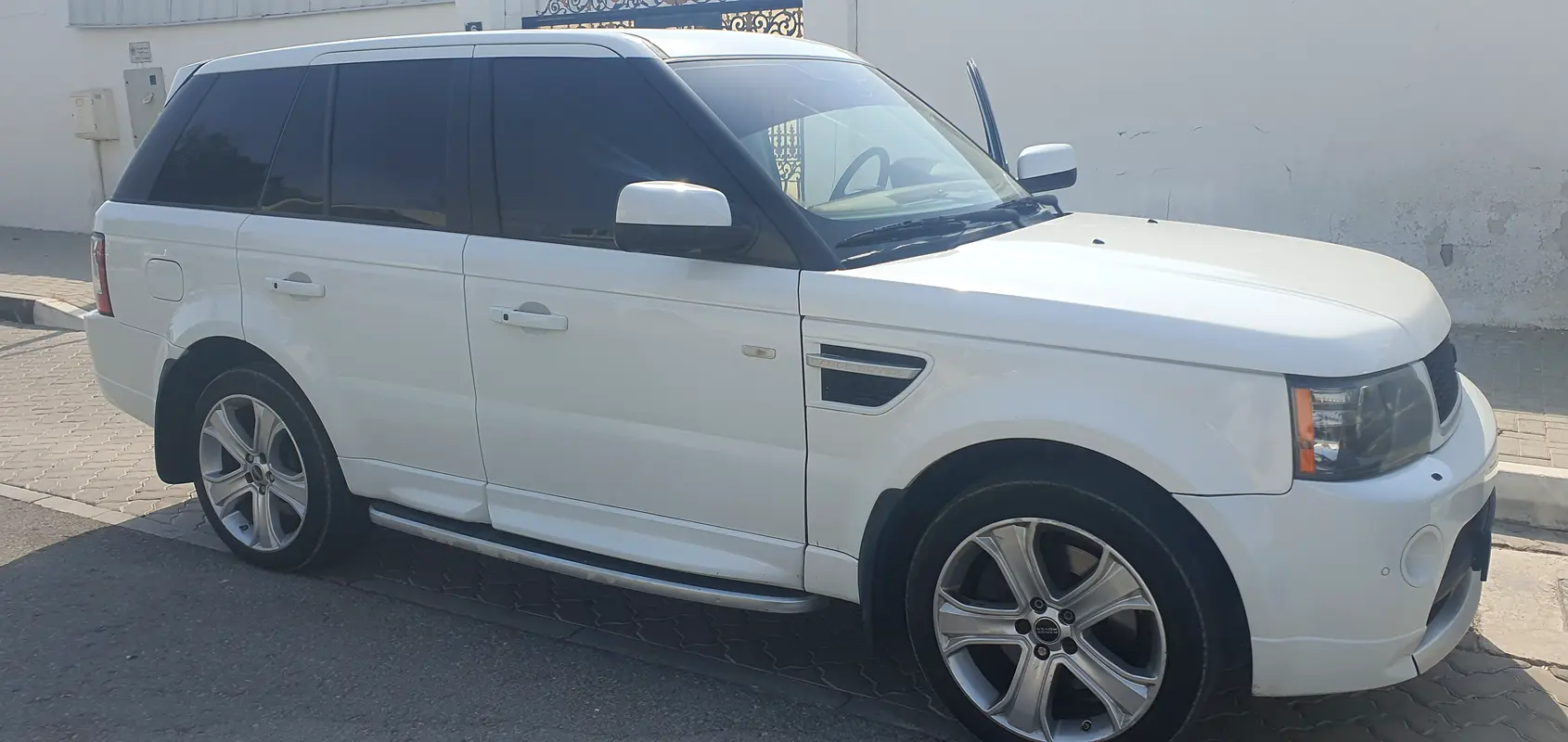 Land Rover Range Rover Sport 2013 — photo 1 of 5