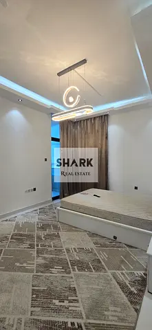 شقة فاخرة مفروشة بالكامل للبيع في أبراج الفالكون بمنطقة الراشدية 2، بتشطيبات سوبر ديلوكس وفرش راقي وجاهزة للسكن أو الاستثمار مباشرة