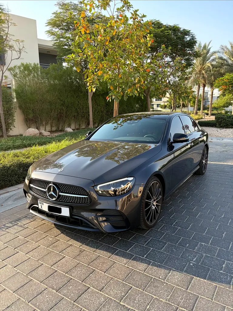 Mercedes-Benz E-Class 2023 — photo 1 of 8