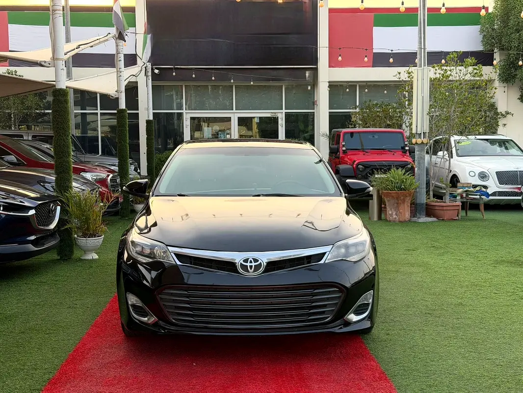 Toyota Avalon 2015 — photo 1 of 20