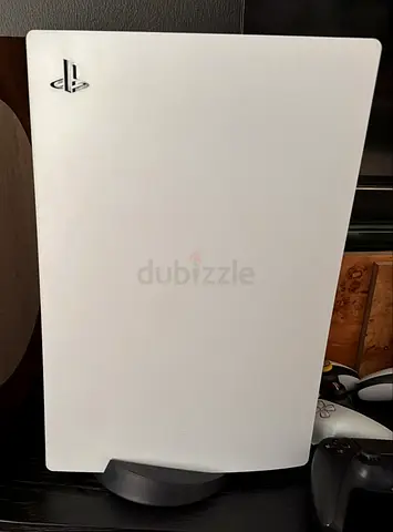 PlayStation 5 Console (White) with Stand — Good Condition